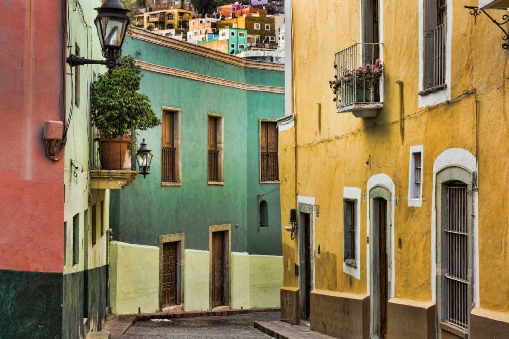 Mexico, Guanajuato Street scene